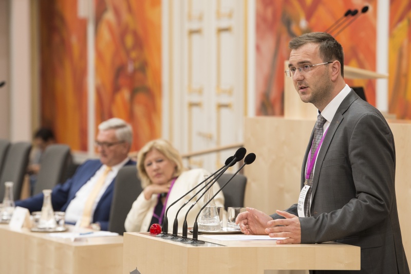 Am Rednerpult: Franz Friedl, Wasserversorgung Grenzland Süd-Ost, Geschäftsführer