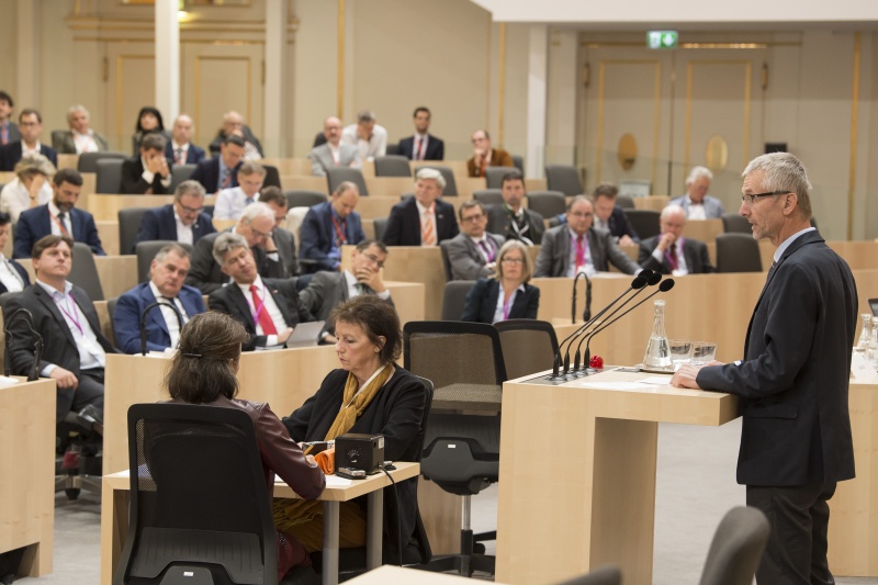 Am Rednerpult: Johannes Grath, Umweltbundesamt, Abteilung Grundwasser