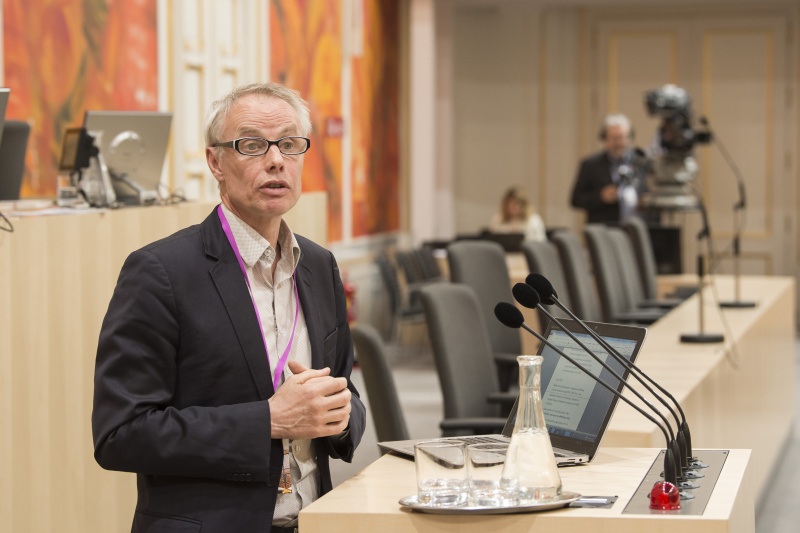 Am Rednerpult: Vizepräsident Jan Willem Goudriaan, Right2Water