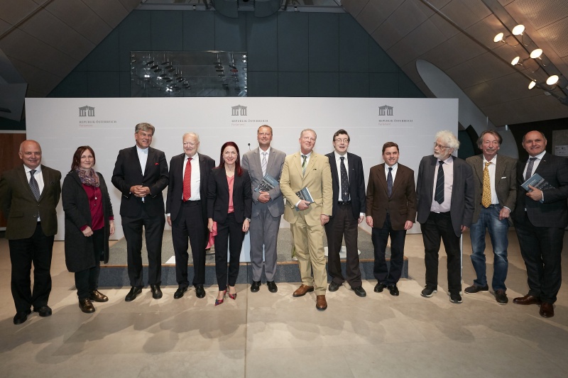 Gruppenfoto mit Nationalratspräsident Wolfgang Sobotka (V)