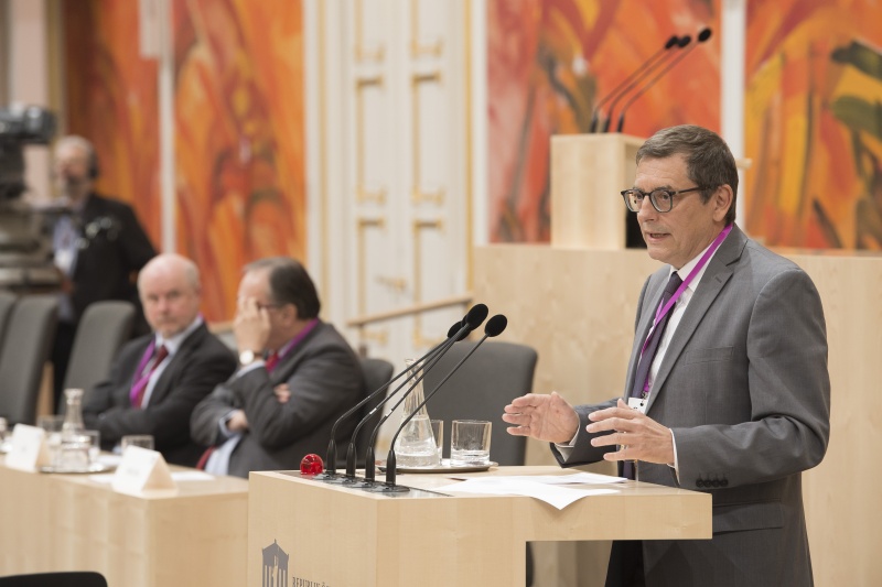 Am Rednerpult: Helmut Herlicska, Wasserleitungsverband Nördliches Burgenland, Geschäftsführer