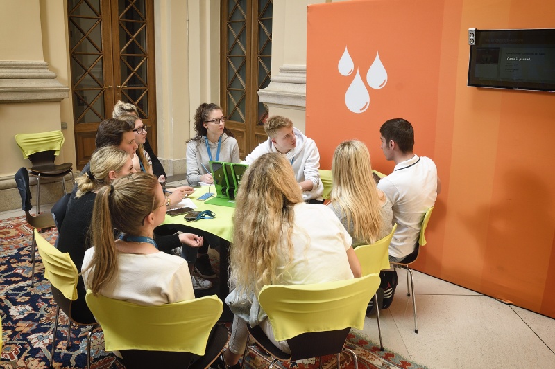 Simulation einer Ausschusssitzung