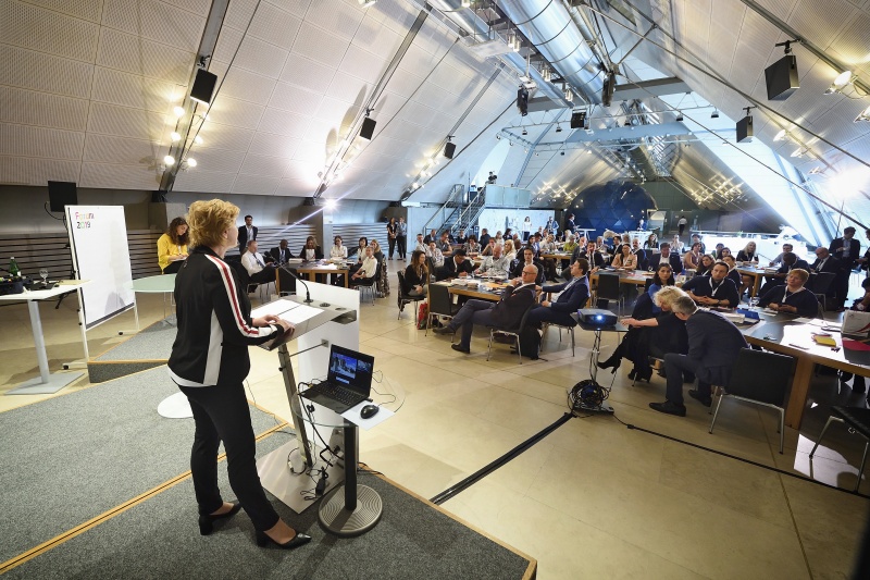 Welcome Speech by the Deputy Secretary General of the Austrian Parliament Susanne Janistyn-Novák. Participants of the Conference