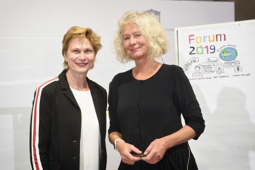 From left: Deputy Secretary General of the Austrian Parliament Susanne Janistyn-Novák, President of the International Service Design Network Birgit Mager