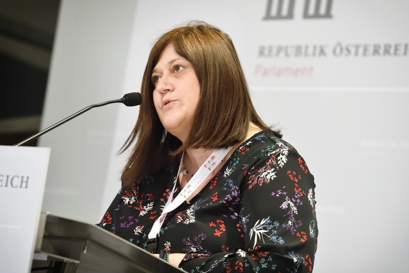 Elevator Pitches: Innovative Initiatives in National Parliament Visitor Centers