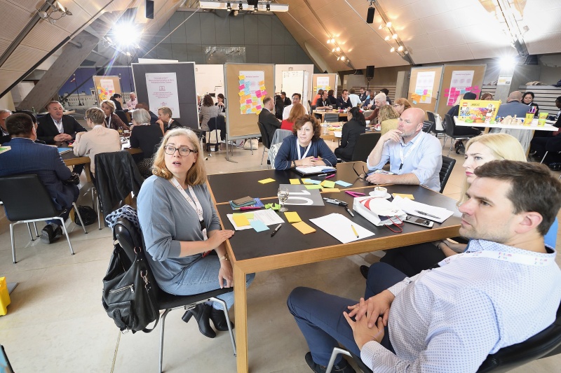 Discussion: “Innovate or Die? How to bring Innovation to life in Parliament Visitor Centers?”