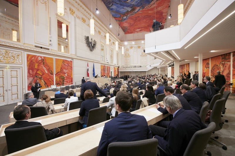 Eröffnung der Sitzung durch Nationalratspräsident Wolfgang Sobotka (V)