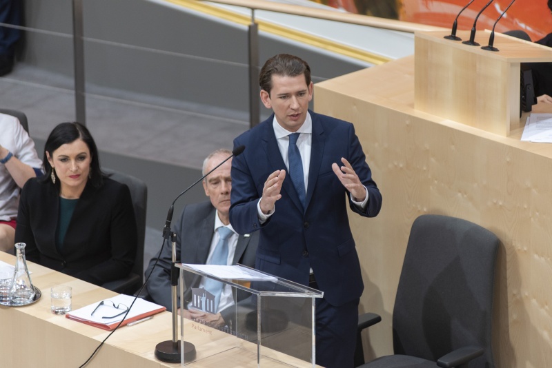 Bundeskanzler Sebastian Kurz (V) bei der Anfragebeantwortung