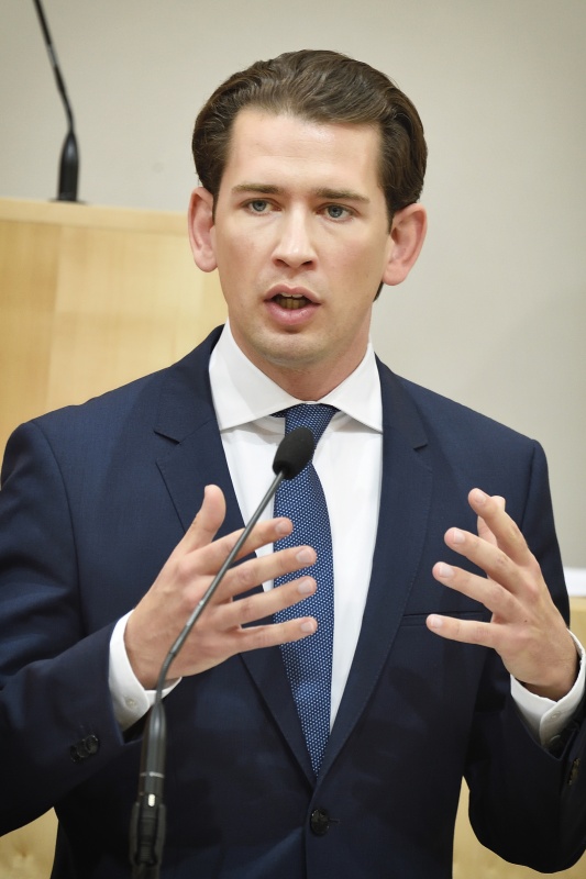 Bundeskanzler Sebastian Kurz (V) bei der Anfragebeantwortung