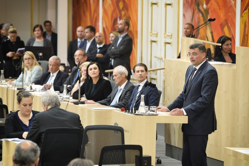 Nationalratsabgeordneter Jörg Leichtfried (S) am Rednerpult