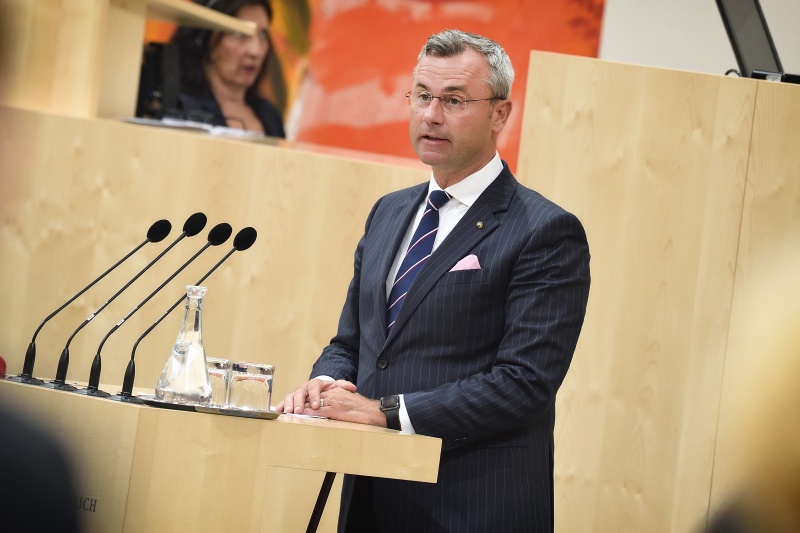 Nationalratsabgeordneter Norbert Hofer (F) am Rednerpult