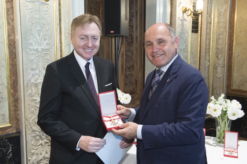 Von rechts: Nationalratspräsident Wolfgang Sobotka (V), Nationalratsabgeordneter a.D. Andreas F. Karlsböck (F)