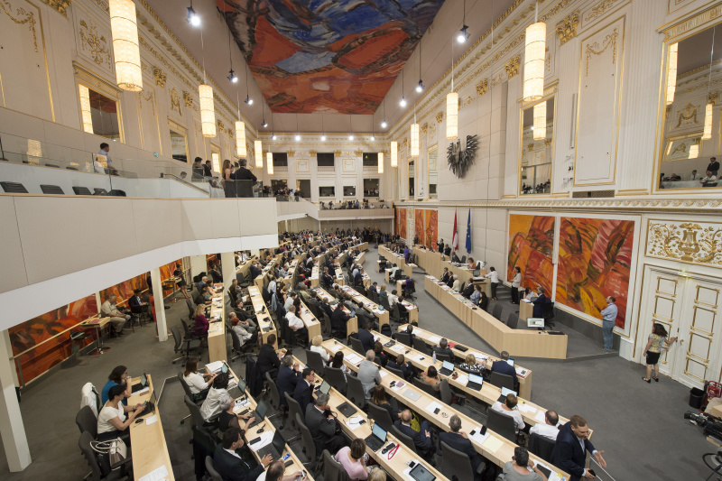 Erklärung Bundeskanzlerin Brigitte Bierlein. Blick Richtung Abgeordnete zum Nationalrat und Regierungsbank