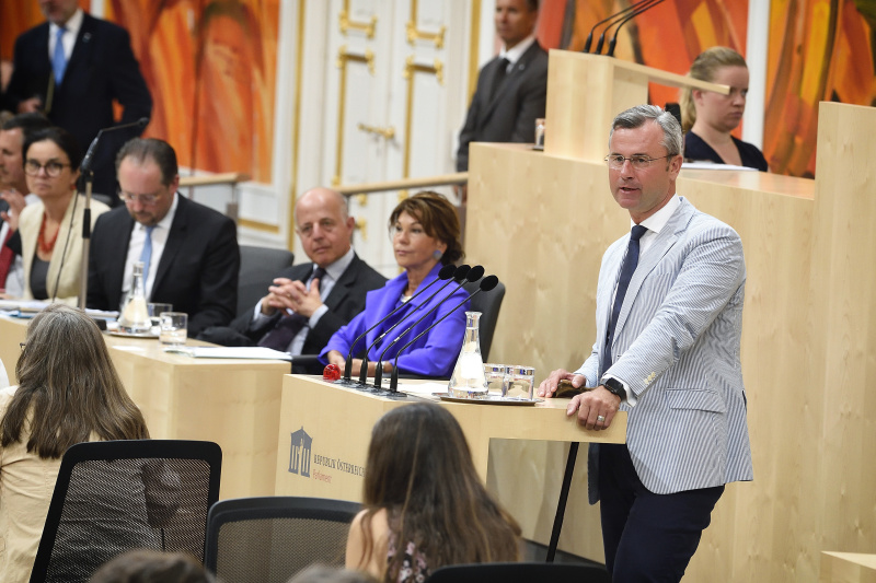 Klubobmann Norbert Hofer (F) am Wort