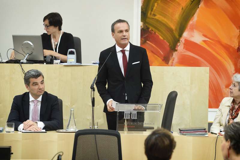 Finanzminister Eduard Müller am Wort