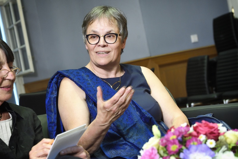 Journalistengespräch im Teesalon. Päsidentin der Parlamentarischen Versammlung des Europarates Liliane Pasquier