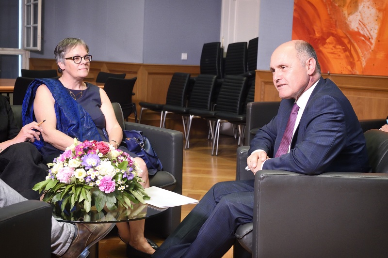 Journalistengespräch im Teesalon. Von links: Präsidentin der Parlamentarischen Versammlung des Europarates Liliane Maury Pasquier, Nationalratspräsident Wolfgang Sobotka (V)