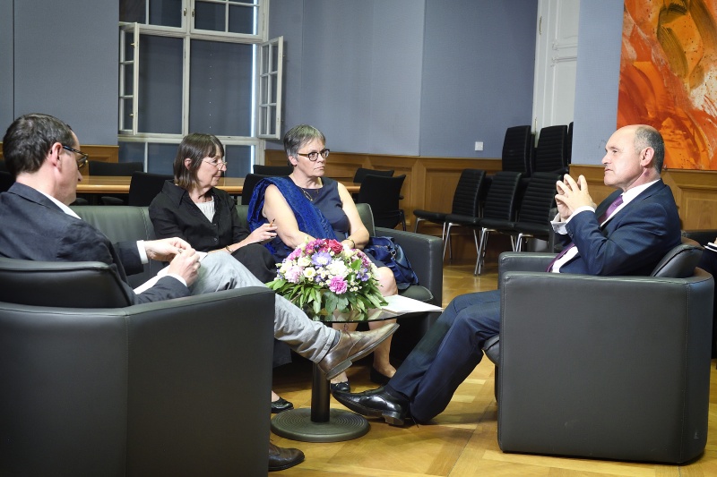 Journalistengespräch im Teesalon. Von links: Präsidentin der Parlamentarischen Versammlung des Europarates Liliane Maury Pasquier, Nationalratspräsident Wolfgang Sobotka (V)