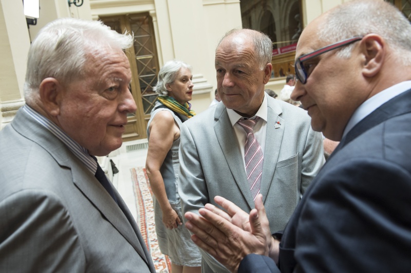 Von links: Bundeskanzler a.D. Franz Vranitzky, Bundesratspräsident Ingo Appé (S), Autor Heinz Ortner