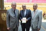 Von links: Bundeskanzler a.D. Franz Vranitzky, Autor Heinz Ortner, Bundesratspräsident Ingo Appé (S)