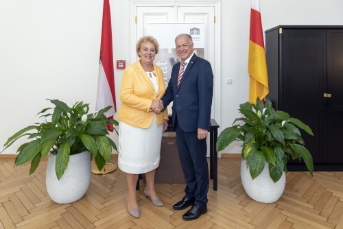 Von links: Präsidentin des Burgenländischen Landtages Verena Dunst, Bundesratspräsident Ingo Appé