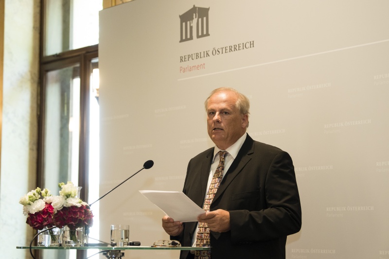 Am Rednerpult: Armin Lange, Institut für Judaistik, Universität Wien