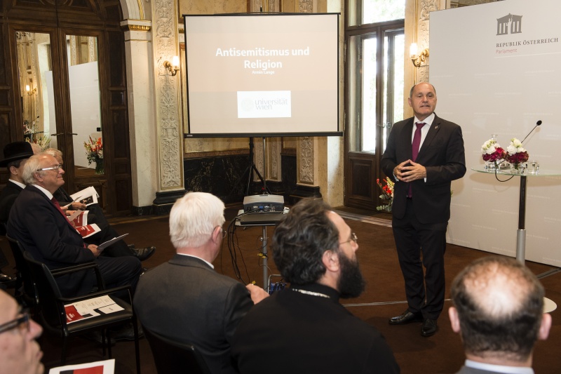 Nationalratspräsident Wolfgang Sobotka (V) vor Religionsvertretern