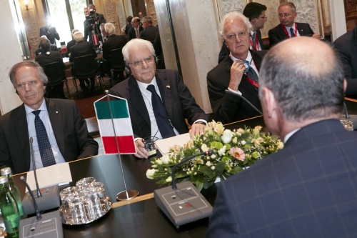 Staatspräsident der Republik Italien Sergio Mattarella (Mitte) während der Aussprache
