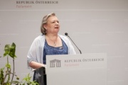 Begrüßung und Eröffnung durch die Dritte Nationalratspräsidentin Anneliese Kitzmüller (F)