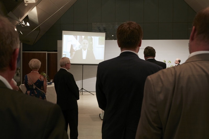 Video-Grußbotschaft von Nationalratspräsident Wolfgang Sobotka (V). Blick Richtung VeranstaltungsteilnehmerInnen