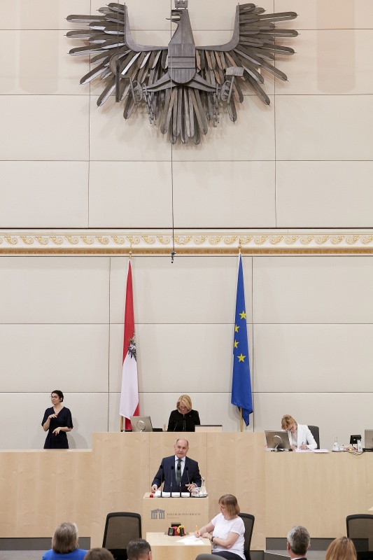 Am Rednerpult: Nationalratspräsident Wolfgang Sobotka (V)