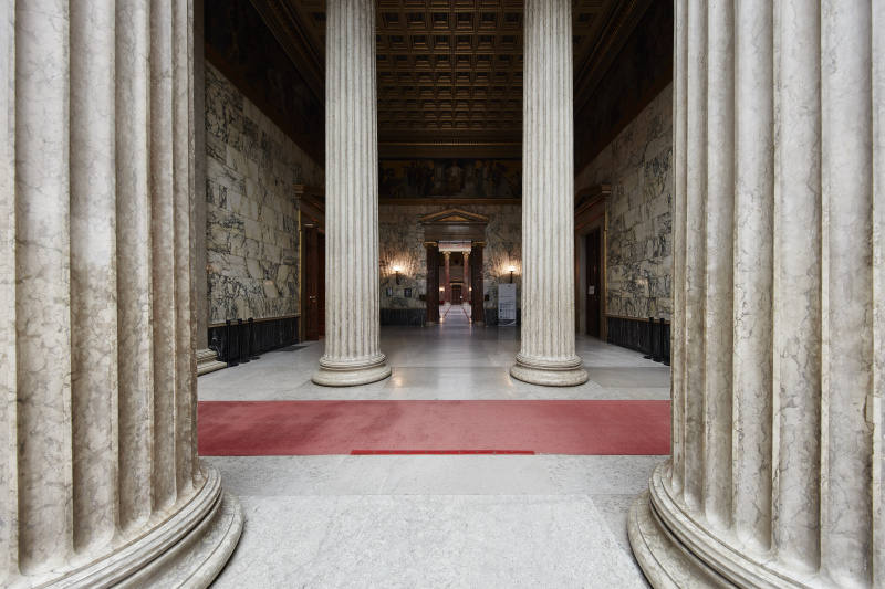 Blick vom Haupteingang in das Obere Vestibül