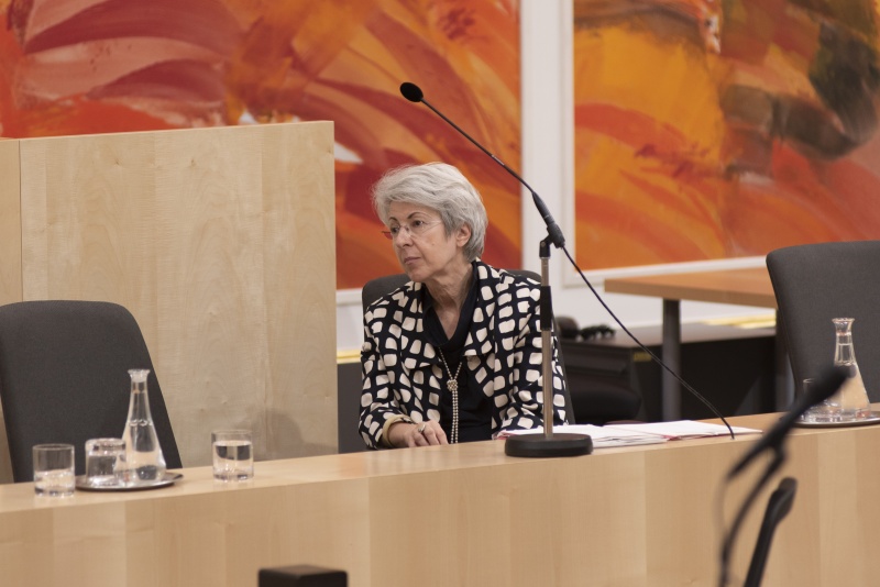 Wirtschaftsministerin Elisabeth Udolf-Strobl auf der Regierungsbank