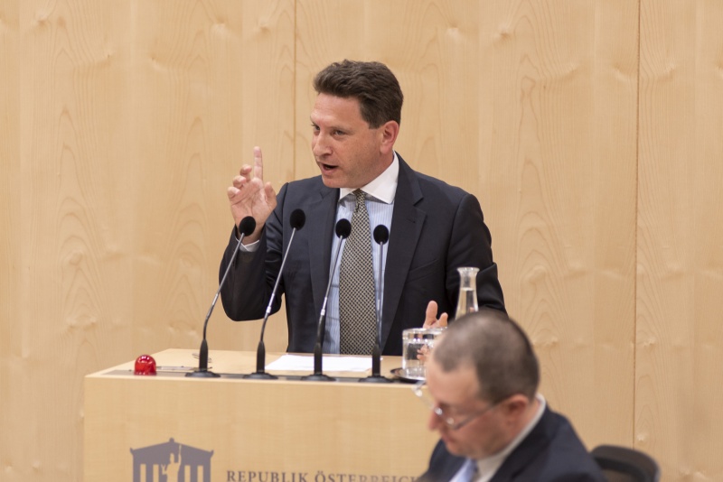 Bundesrat Bernd Saurer (F) am Wort