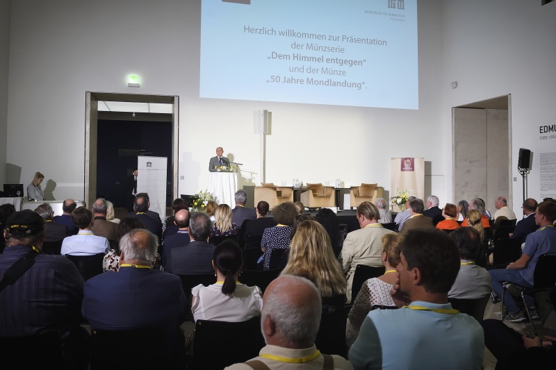 Begrüßung Nationalratspräsident Wolfgang Sobotka (V). Blick Richtung VeranstaltungsteilnehmerInnen