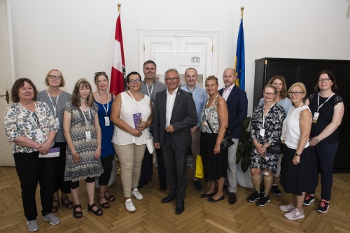 Gruppenfoto mit Bundesratspräsident Karl Bader (V)