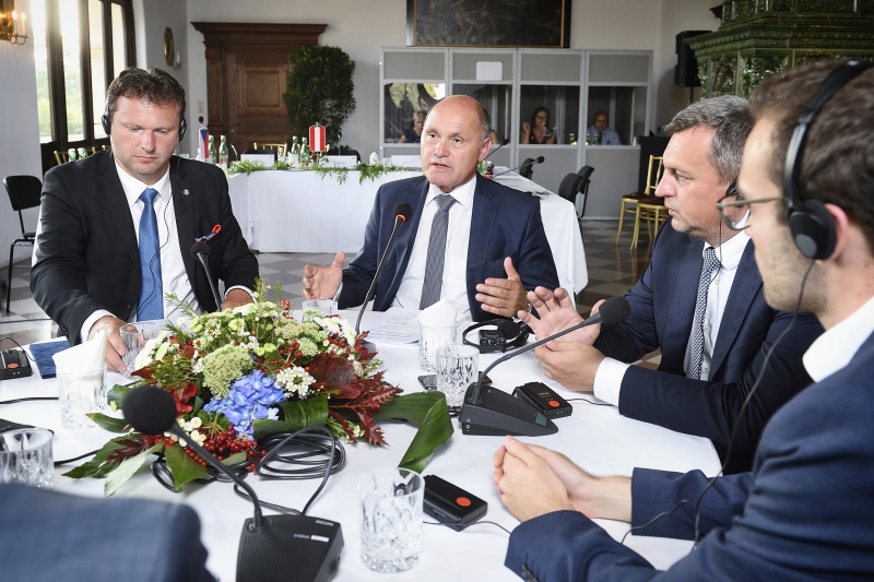 Von links: Präsident der tschechischen Abgeordnetenkammer Radek Vondracek, Nationalratspräsident Wolfgang Sobotka (V), Präsident des slowakischen Nationalrates Andrej Danko