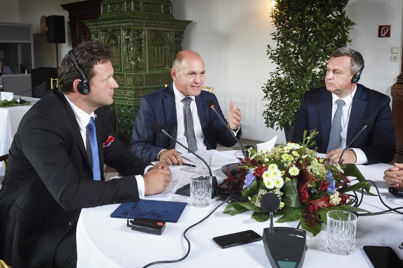 Von links: Präsident der tschechischen Abgeordnetenkammer Radek Vondracek, Nationalratspräsident Wolfgang Sobotka (V), Präsident des slowakischen Nationalrates Andrej Danko