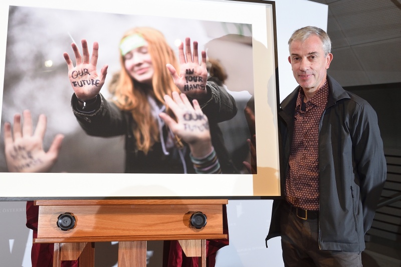 Preisträger Stefan Boness mit dem Siegerfoto