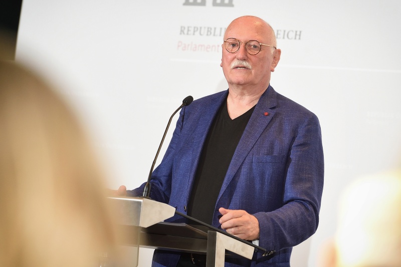 Organisator Lois Lammerhuber am Wort