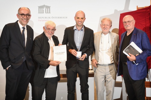 Von links: Journalist Peter-Matthias Gaede, Werner Sobotka, Preisträger Camilo Leon-Quijano, Gerd Ludwig, Organisator Lois Lammerhuber
