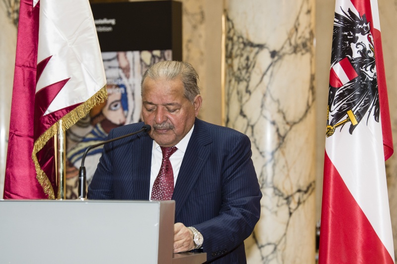 Ausstellungseröffnung im Weltmuseum Wien. Am Rednerpult: Sheikh Faisal Bin Qassim Al Thani