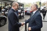 Von rechts: Nationalratspräsident Wolfgang Sobotka (V) begrüßt den Präsidenten der Republik Bulgarien Rumen Radev