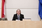 Vorsitz durch Bundesratsvizepräsident Hubert Koller (S)