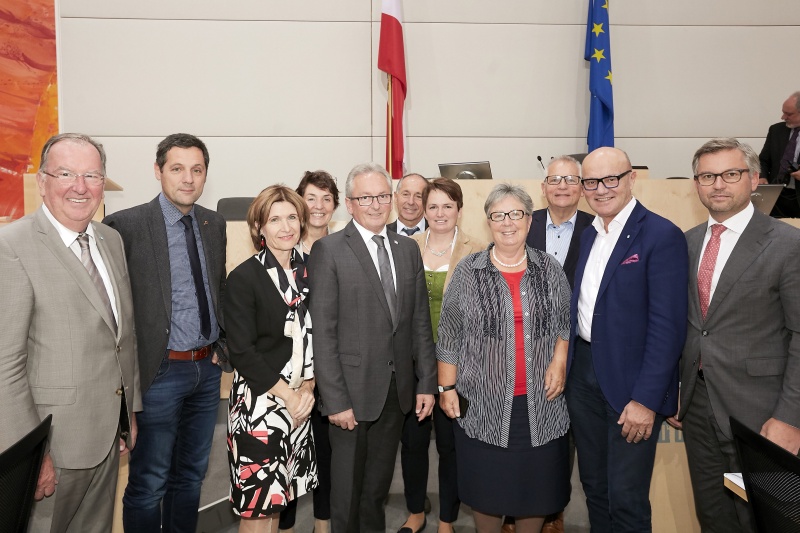 Gruppenfoto mit Bundesratspräsident Karl Bader (V)