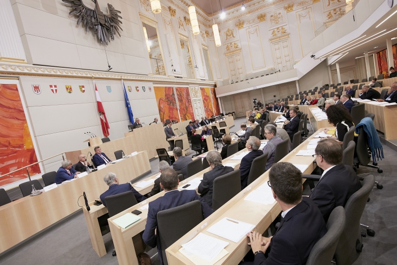 Blick Richtung SitzungsteilnehmerInnen