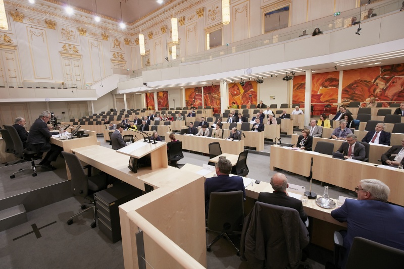 Blick Richtung SitzungsteilnehmerInnen