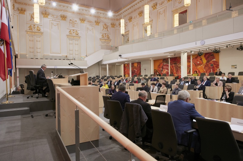 Blick Richtung SitzungsteilnehmerInnen