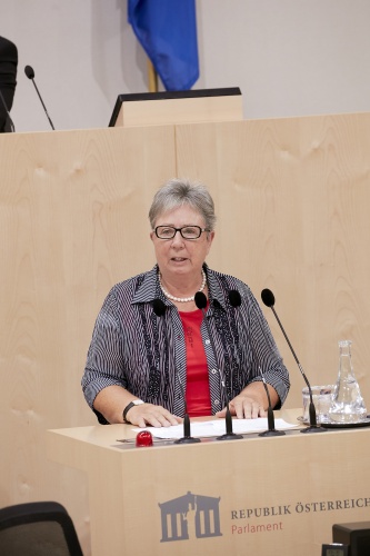 Bundesrätin Klara Neurauter (V)
