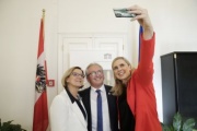 Von Links: Landeshauptfrau Johanna Mikl-Leitner, Bundesratspräsident Karl Bader, Bundesrätin Marlene Zeidler-Beck